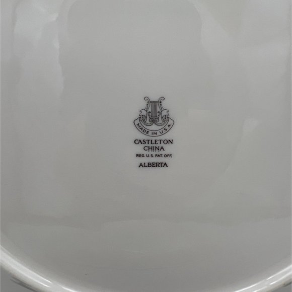 Castleton China Alberta Pair Dinner Plates USA Leaves Design Gold Trim 10.75" - Picture 6 of 6